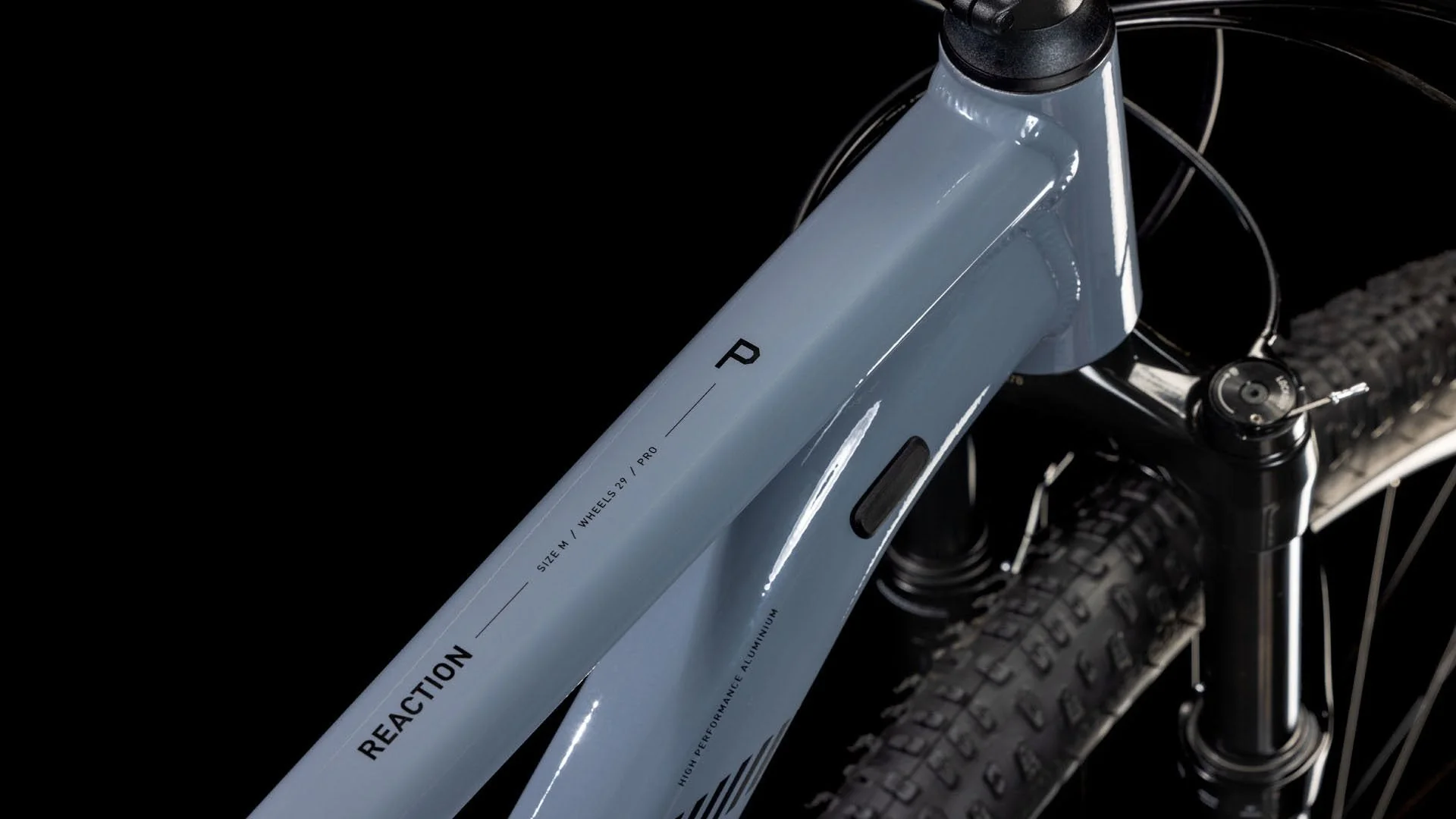BICICLETA CUBE REACTION PRO SMOKE N BLACK 2025